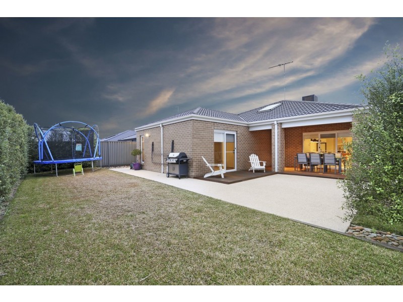 34 Grand Lakes Way, Lara VIC 3212