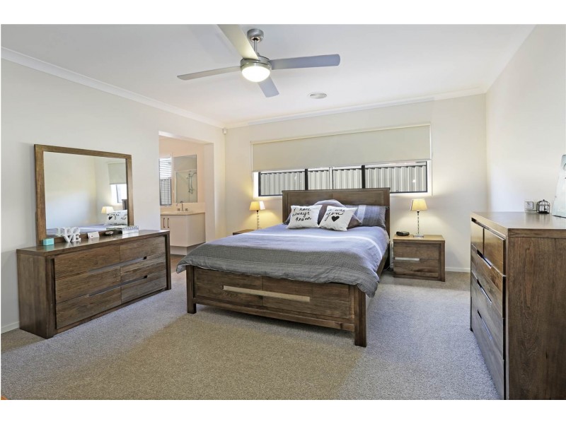 10 Crake Court, Lara VIC 3212