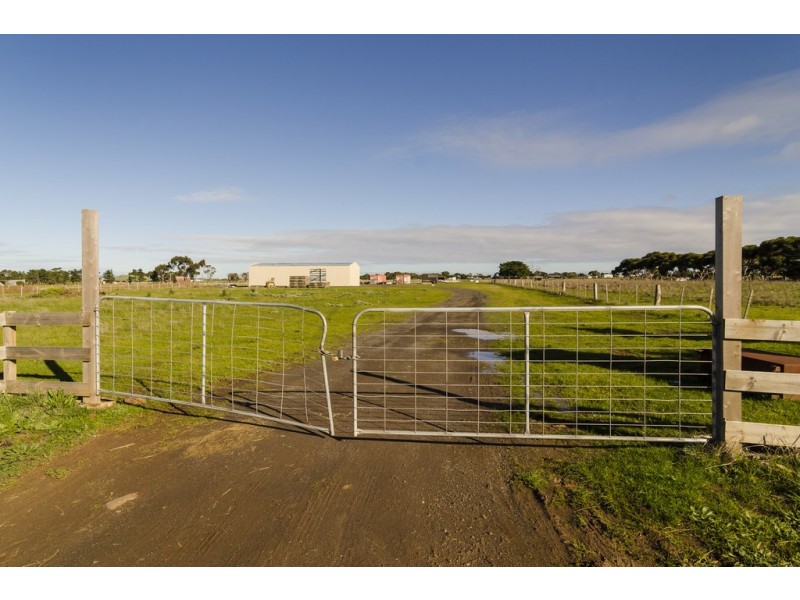 455 Davis Road, Mount Cottrell VIC 3024