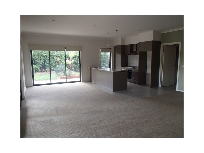 6 Barbara Drive, Lara VIC 3212