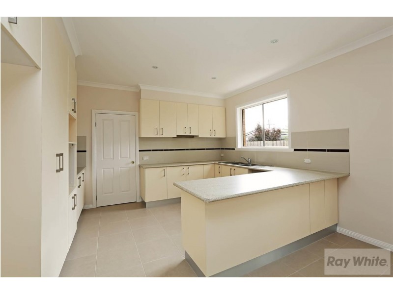 2/57 McClelland Avenue, Lara VIC 3212