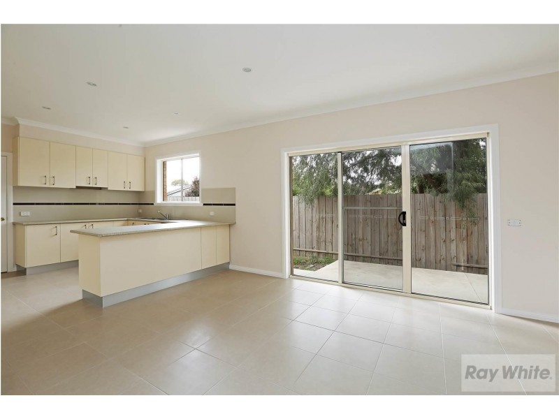 2/57 McClelland Avenue, Lara VIC 3212