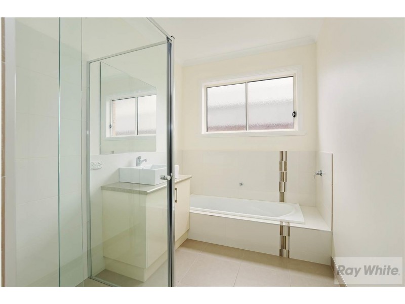 2/57 McClelland Avenue, Lara VIC 3212