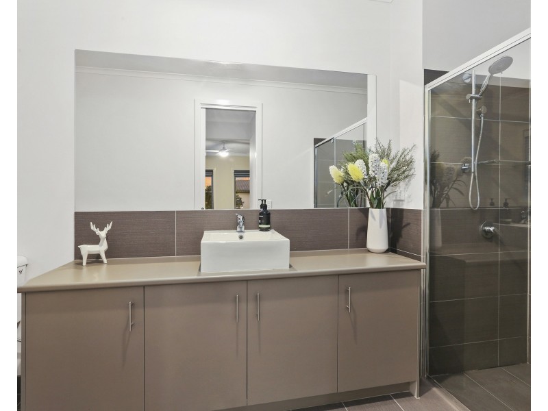 4 Crake Court, Lara VIC 3212