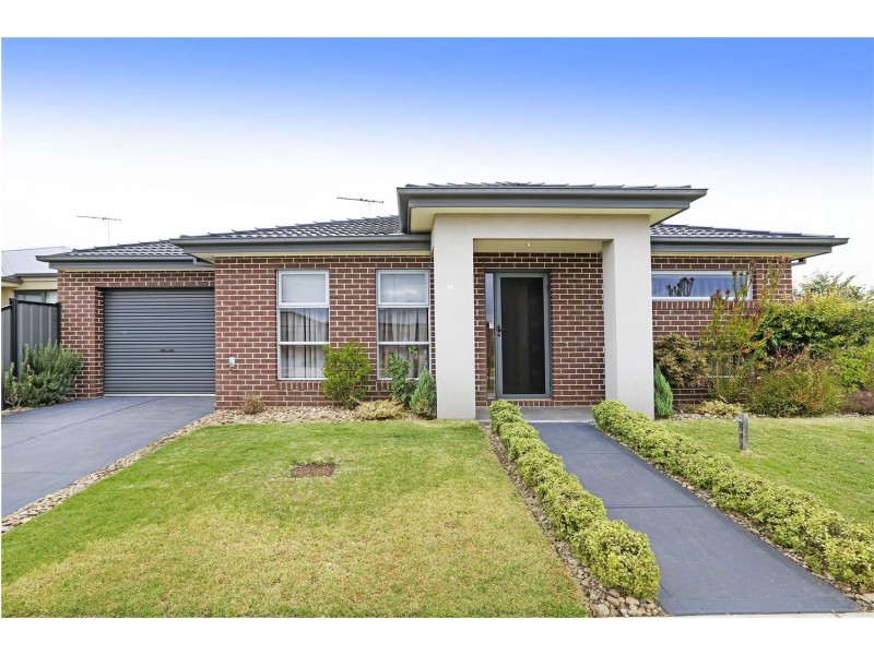 18 Bella Julia Place, Lara VIC 3212