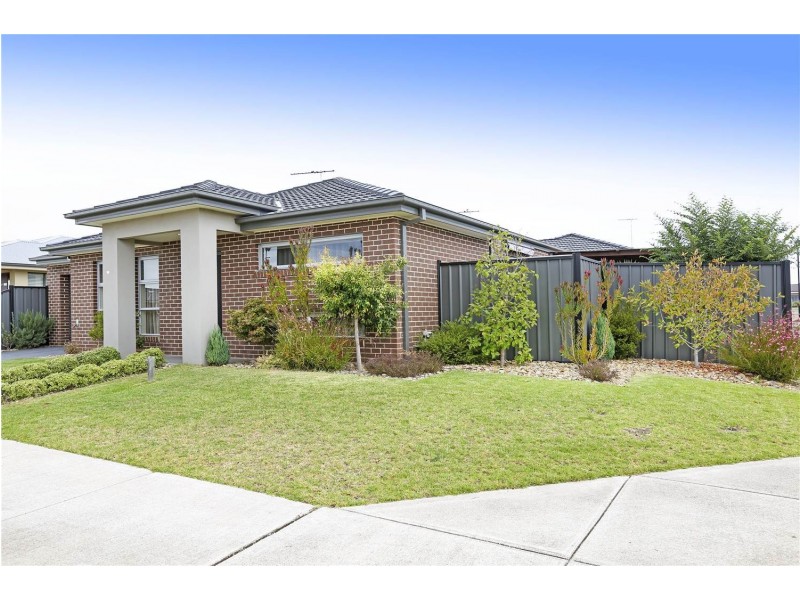 18 Bella Julia Place, Lara VIC 3212