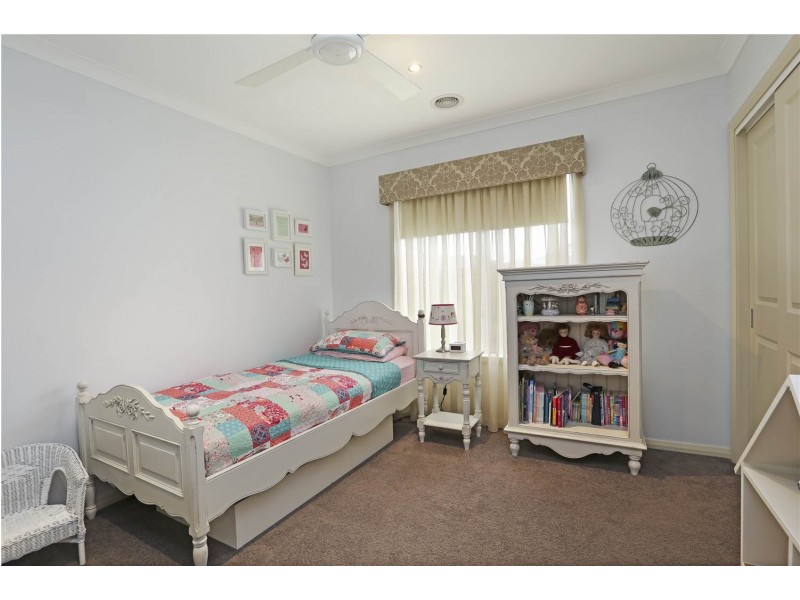 18 Bella Julia Place, Lara VIC 3212
