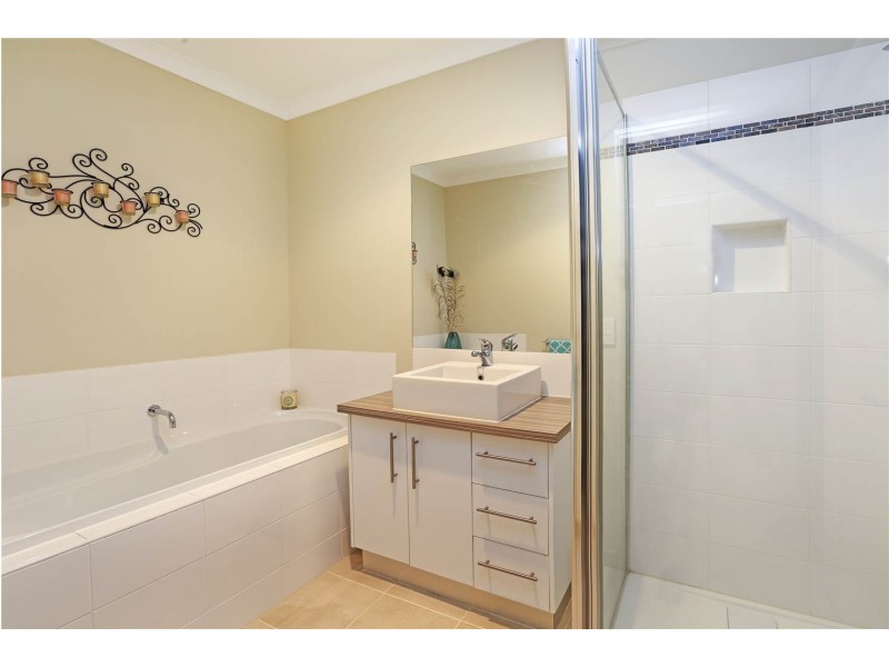 18 Bella Julia Place, Lara VIC 3212