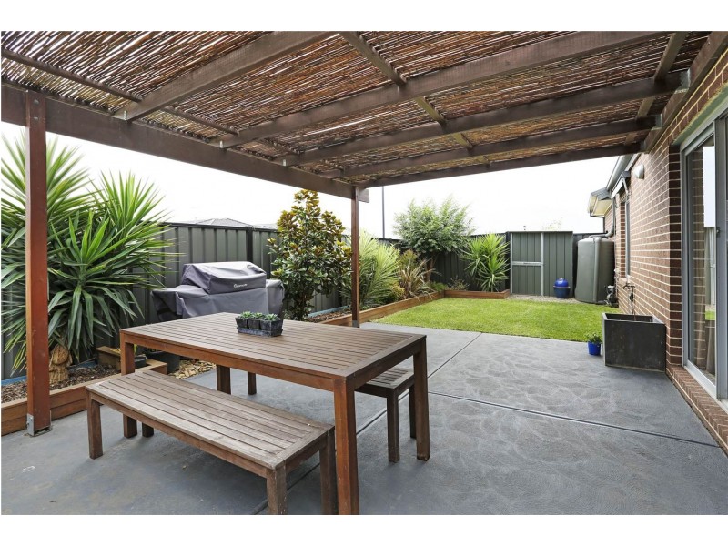 18 Bella Julia Place, Lara VIC 3212