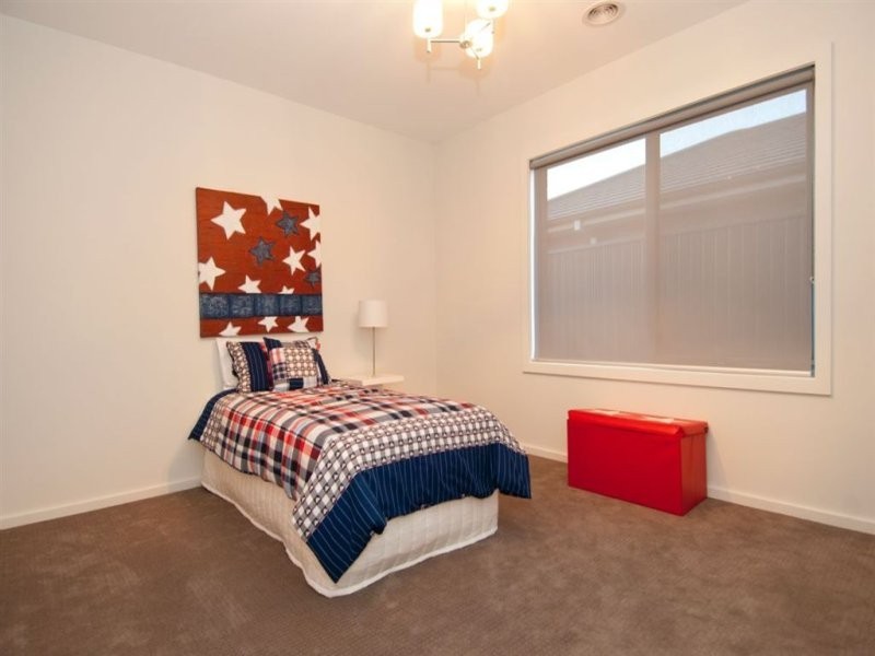13 Springwater Drive, Lara VIC 3212