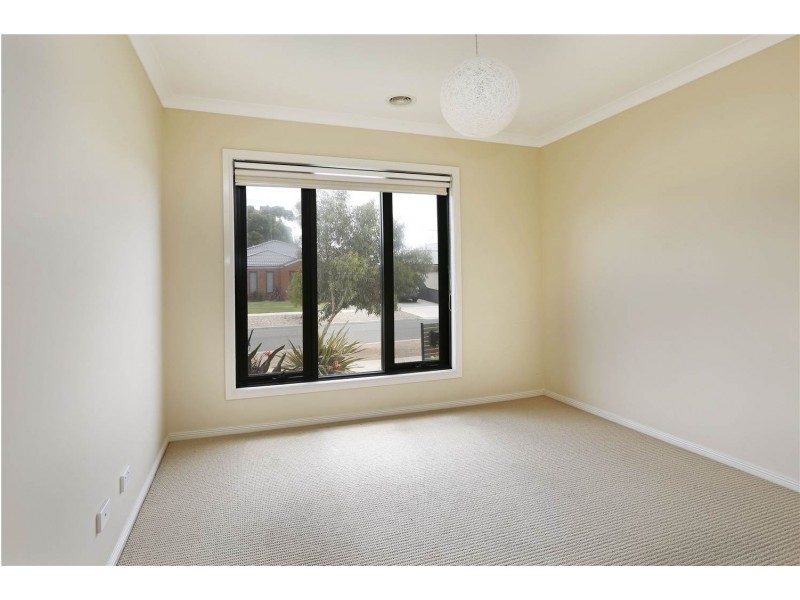 41 Grand Lakes Way, Lara VIC 3212