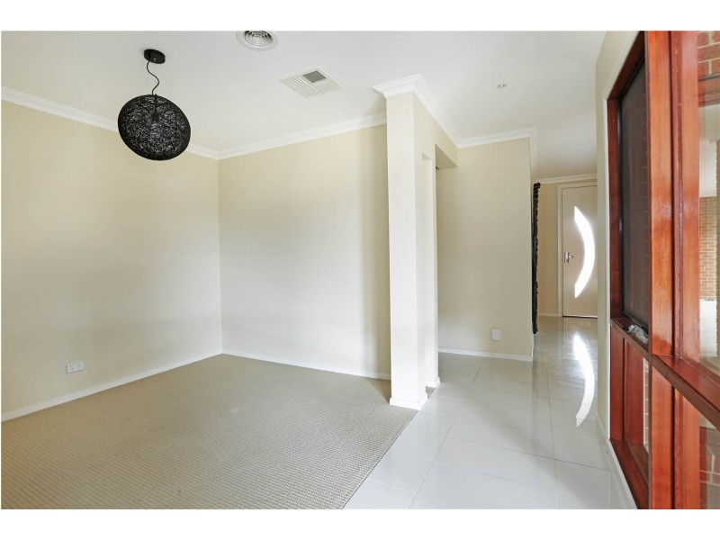 41 Grand Lakes Way, Lara VIC 3212