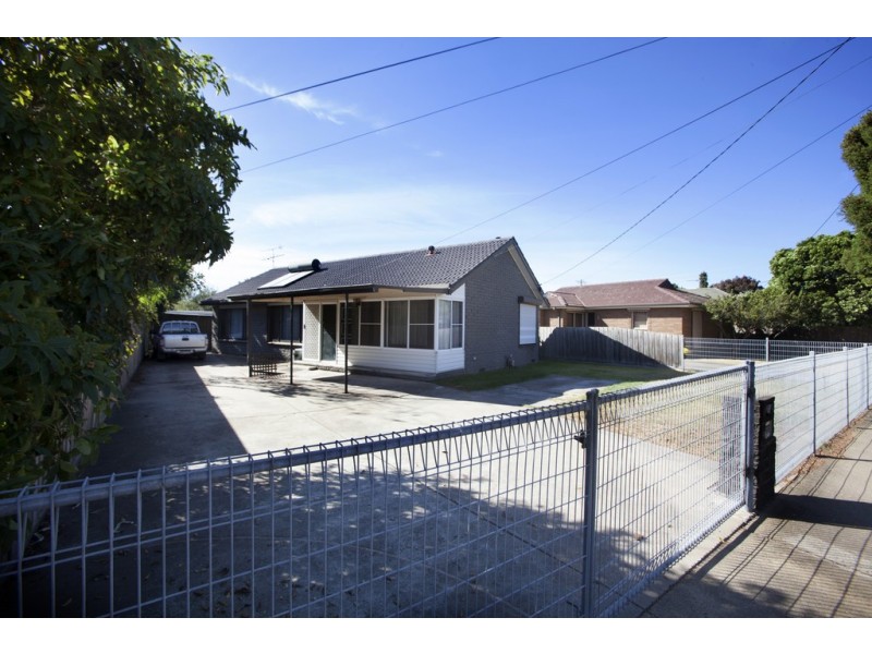 24 Rodbrough Crescent, Corio VIC 3214