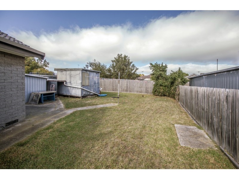 24 Rodbrough Crescent, Corio VIC 3214
