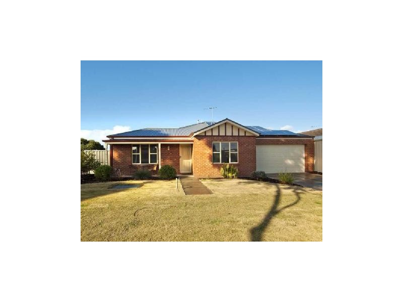 1/2 Young Street, Lara VIC 3212