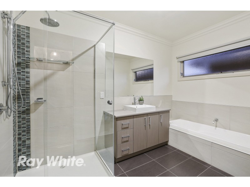 100 Flinders Avenue, Lara VIC 3212