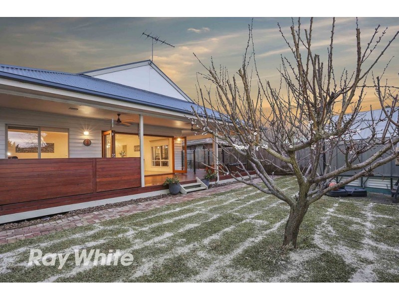 100 Flinders Avenue, Lara VIC 3212