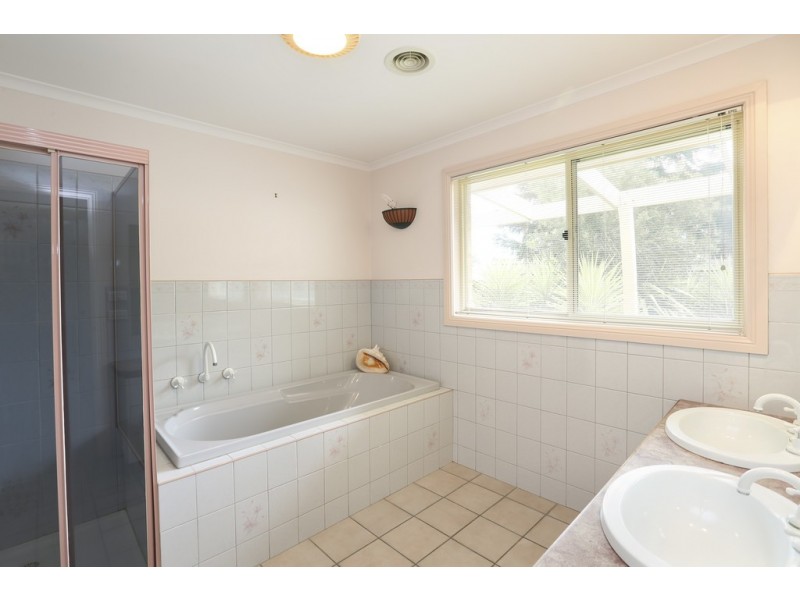 11 St Anthony Court, Lara VIC 3212