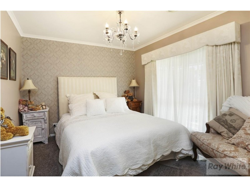 34 Cameron Crescent, Lara VIC 3212