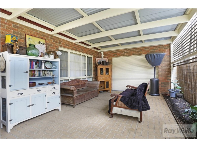 34 Cameron Crescent, Lara VIC 3212
