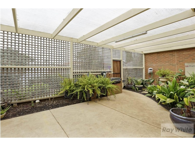 34 Cameron Crescent, Lara VIC 3212