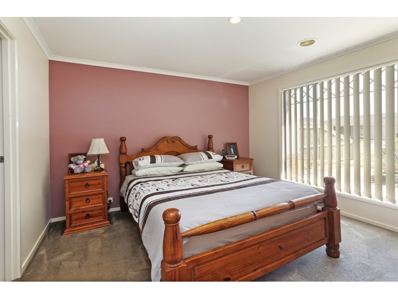 8 Petrea Close, Corio VIC 3214