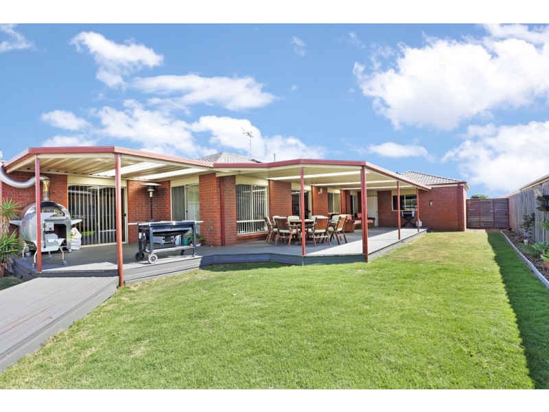8 Petrea Close, Corio VIC 3214