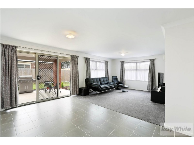 2/47 Forest Road South, Lara VIC 3212