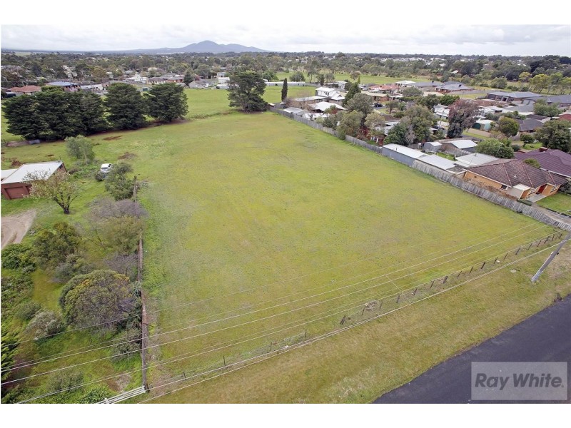 33 Station Lake Road, Lara VIC 3212