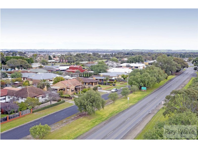 33 Station Lake Road, Lara VIC 3212