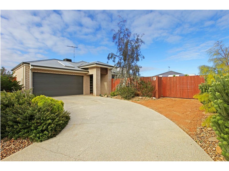 19 Moorhen Drive, Lara VIC 3212