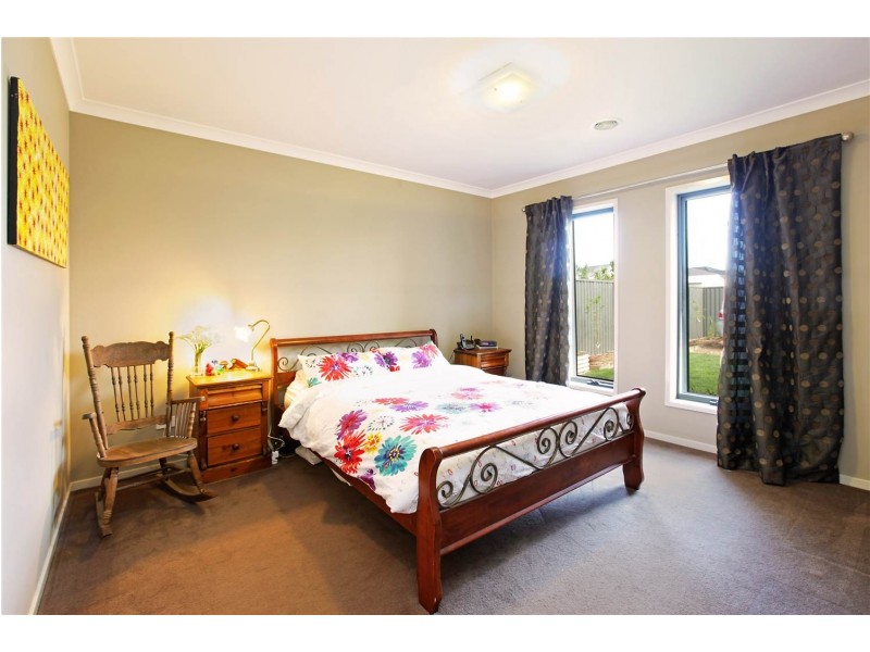 19 Moorhen Drive, Lara VIC 3212