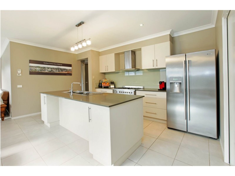 19 Moorhen Drive, Lara VIC 3212