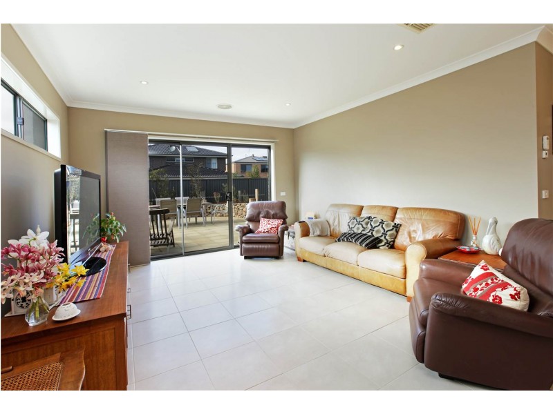 19 Moorhen Drive, Lara VIC 3212