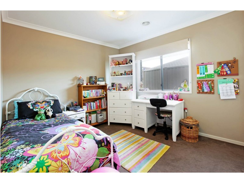 19 Moorhen Drive, Lara VIC 3212