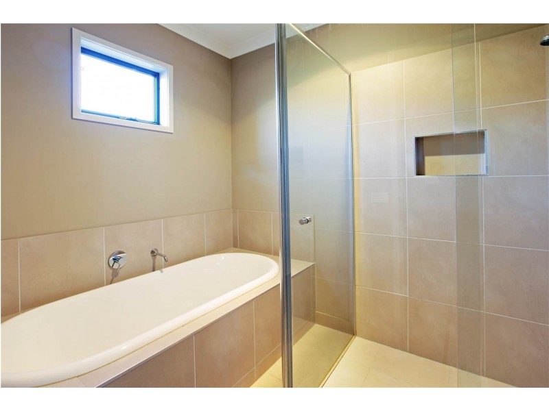 19 Moorhen Drive, Lara VIC 3212