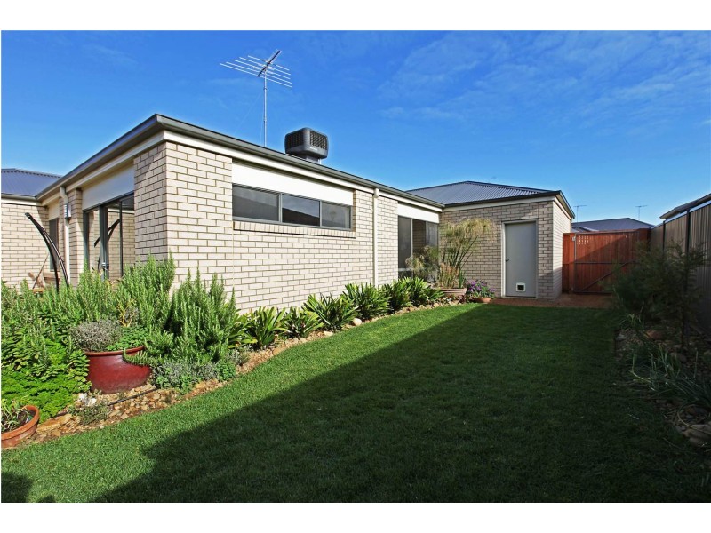19 Moorhen Drive, Lara VIC 3212