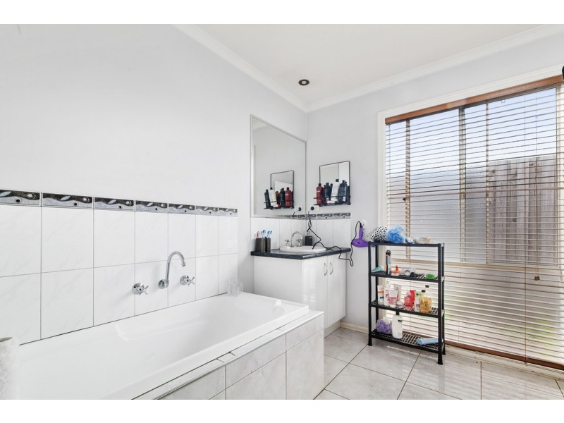 62 Streeton Close, Corio VIC 3214