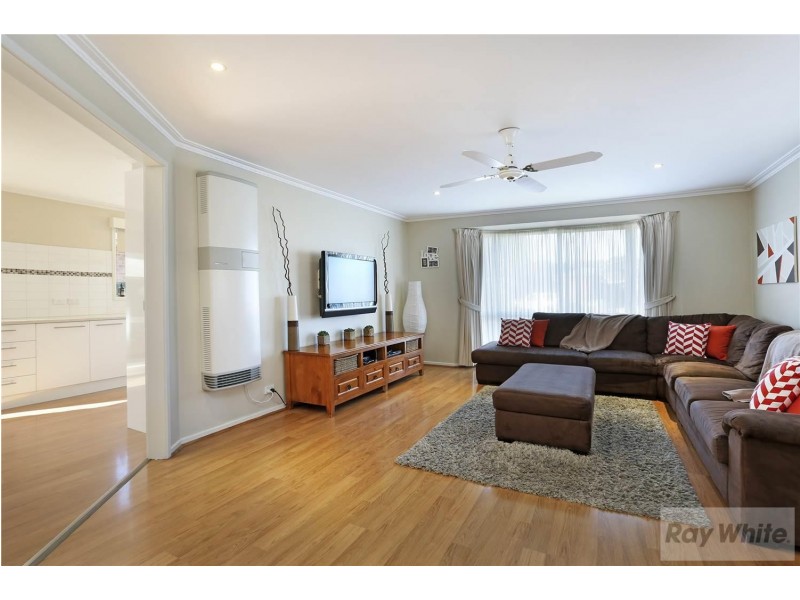 41 Cameron Crescent, Lara VIC 3212