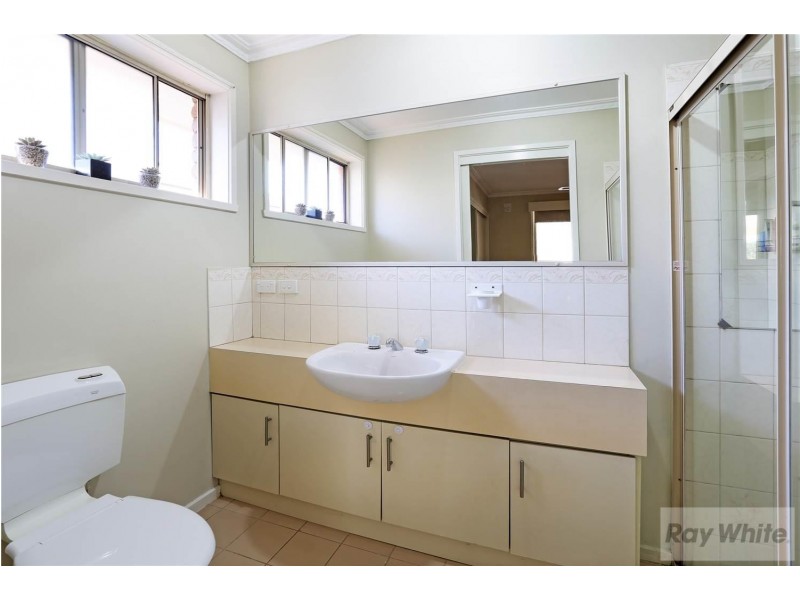 41 Cameron Crescent, Lara VIC 3212