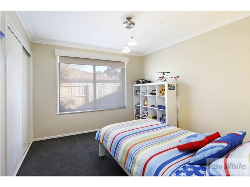 41 Cameron Crescent, Lara VIC 3212