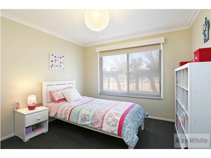 41 Cameron Crescent, Lara VIC 3212