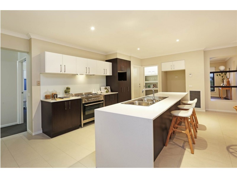 45 Westlakes Boulevard, Lara VIC 3212