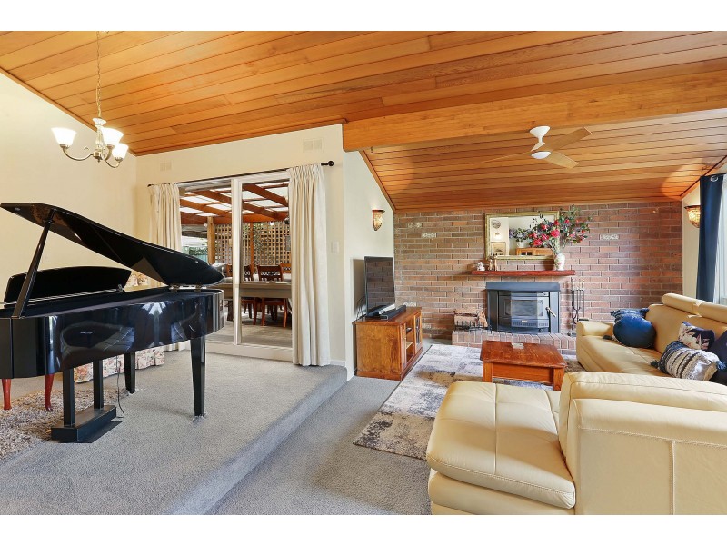 19 Cromwell Drive, Lara VIC 3212