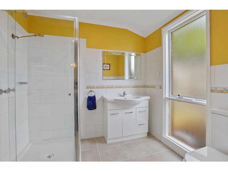 19 Cromwell Drive, Lara VIC 3212