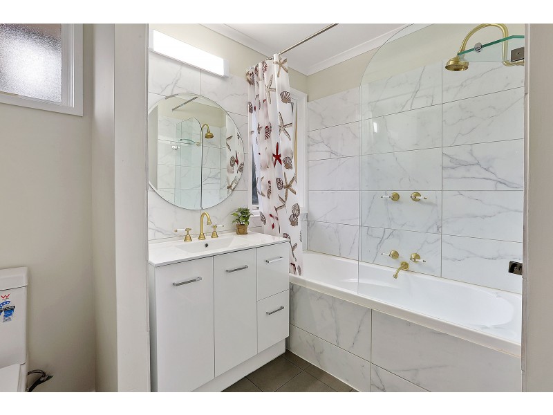 19 Cromwell Drive, Lara VIC 3212