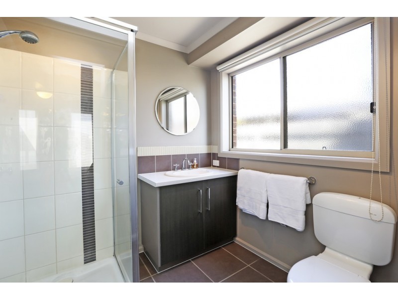 8 Achillea Close, Corio VIC 3214