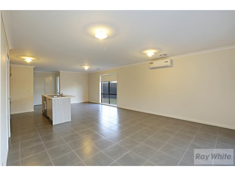 8 Jabiru Court, Lara VIC 3212