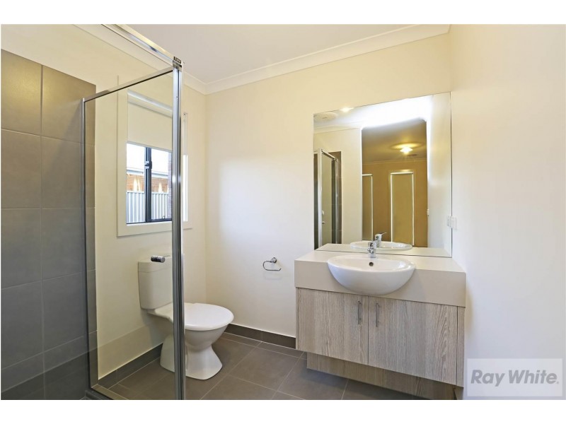 8 Jabiru Court, Lara VIC 3212