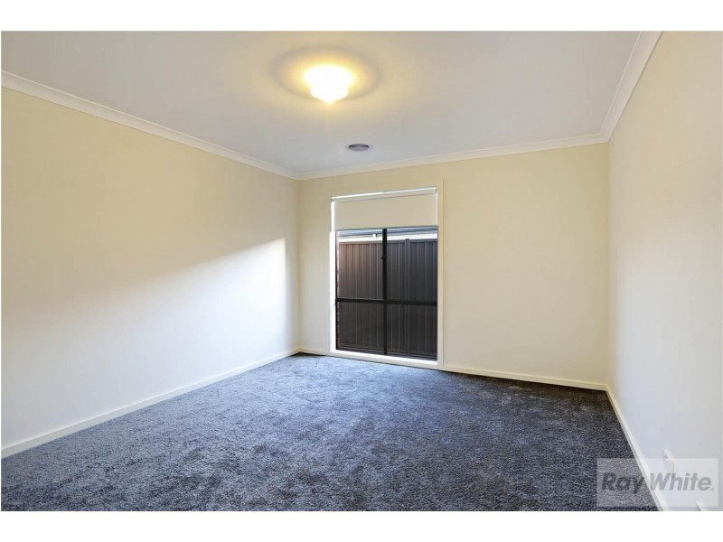 8 Jabiru Court, Lara VIC 3212
